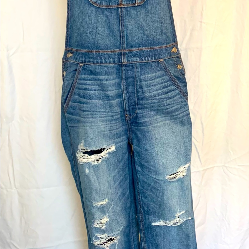 American Eagle Outfitters, Denim, ripped women overall. Color: Classic Blue